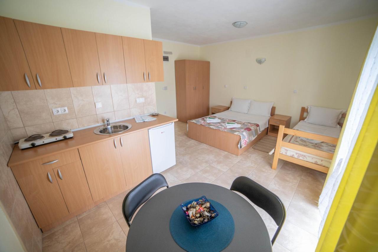 Aparthotel Prenociste Leona Veliko Gradište Exterior foto
