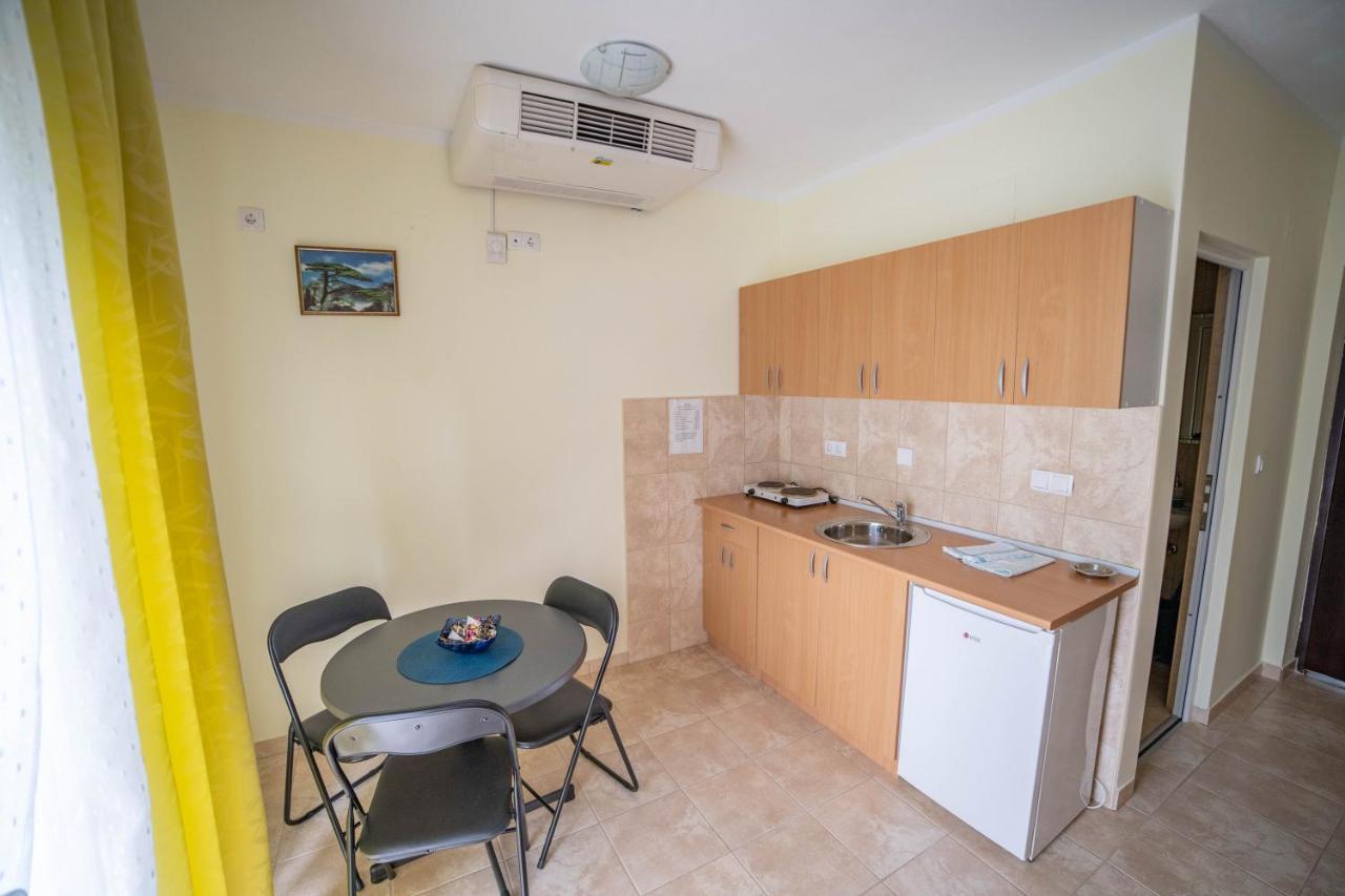 Aparthotel Prenociste Leona Veliko Gradište Exterior foto