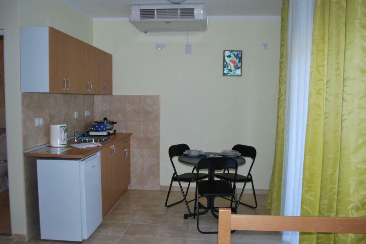 Aparthotel Prenociste Leona Veliko Gradište Exterior foto